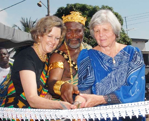 Jody Olsen, left, helped inaugurate two new Peace Corps buildings in Lomé, Togo, in 2007 for the 45th anniversary of the Peace Corps Togo program.