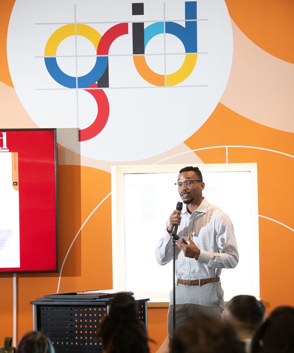 A student entrepreneur pitches their venture at Grid Pitch 2026.