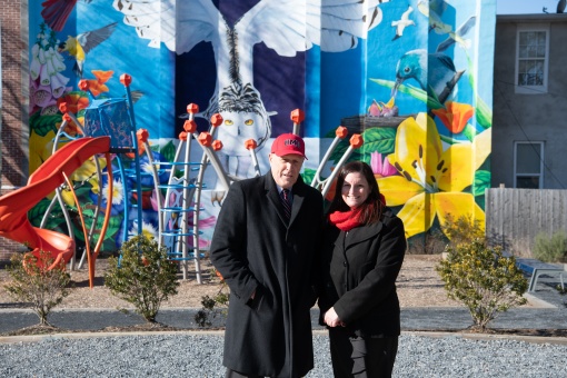 University of Maryland, Baltimore President Bruce E. Jarrell, MD, FACS, and University of Maryland School of Social Work Professor Jodi Jacobson Frey, PhD, LCSW-C, CEAP, celebrate the Chase AdvancingCities award.