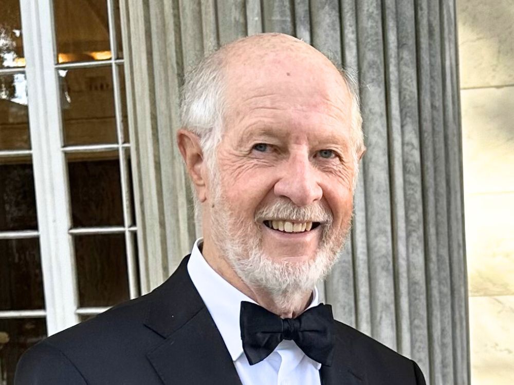 Robert E. Morris, DDS '69, MPH, FICD
